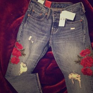 Anthropology Levi’s 501 rose appliqué jeans NWT